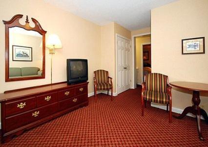 Ambassador Inn - photo 16
