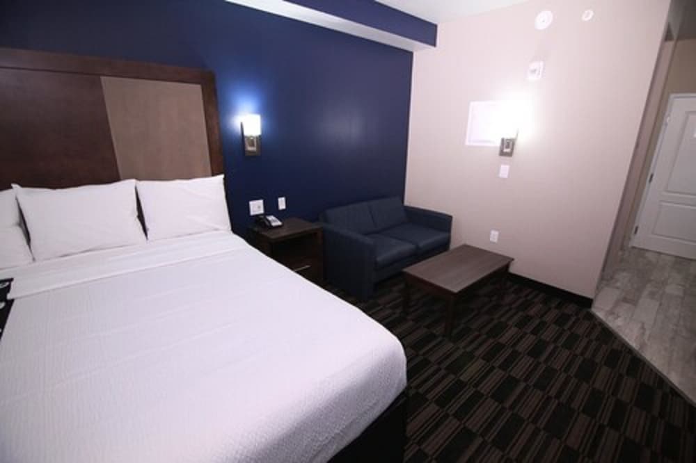 Home Inn and Suites - photo 35
