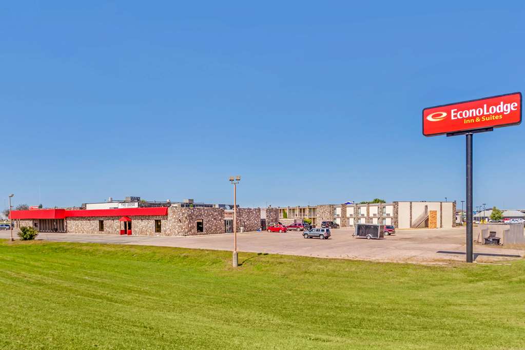 Econo Lodge Inn & Suites Brookings — hotel in Brookings