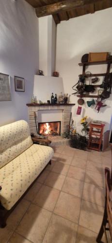 Abruzzo Favolosa Villa Vista Monte Sirente Parco Sirente Velino — 4-Star Luxury Hotel in Castelvecchio Subequo, Italy