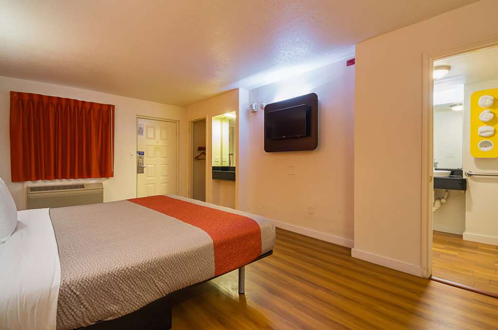 Motel 6 Garland TX Northeast Dallas - photo 10