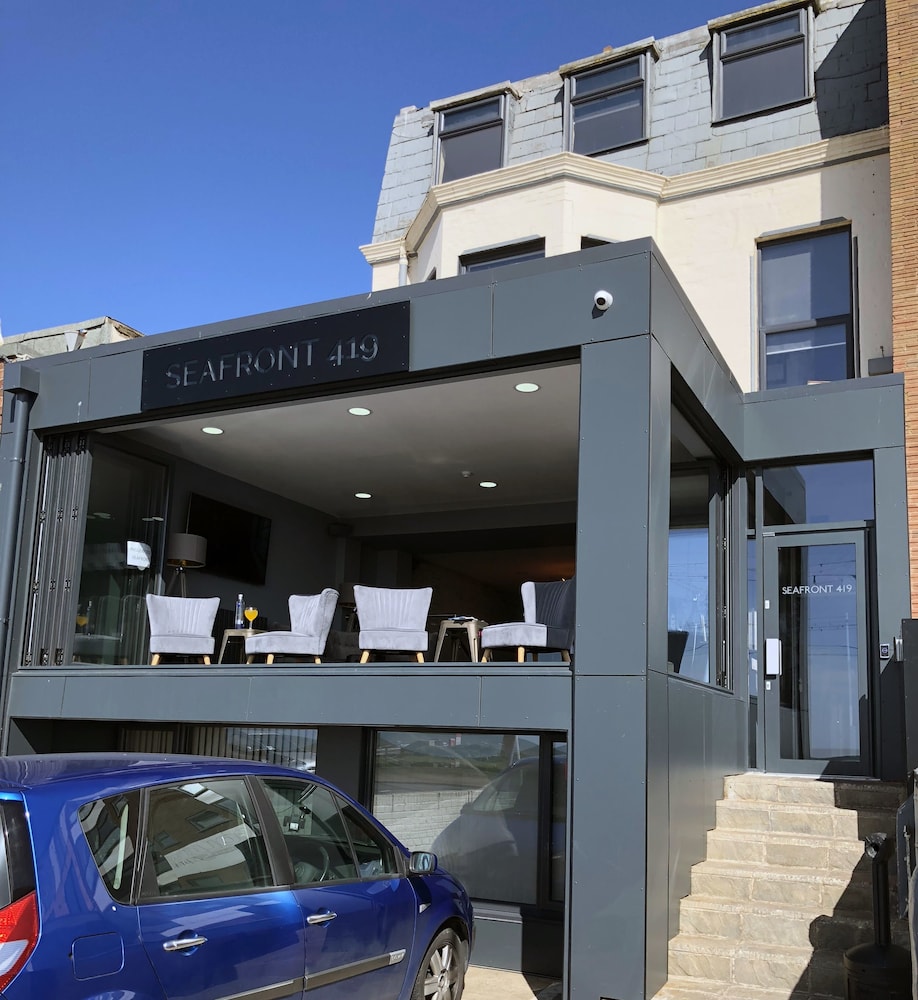 Seafront419 - carbon neutral hotel in Blackpool
