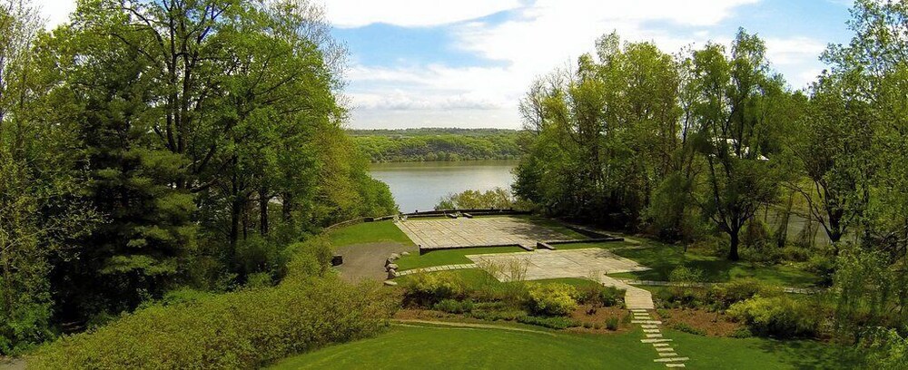 Buttermilk Falls Inn in Milton, United States