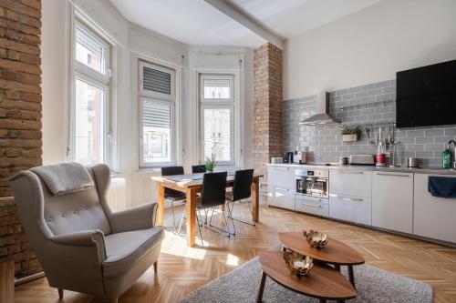 W24 Boutique Apartments Best Location. By BQA — 4-Star Luxury Hotel in Budapest, Hungary