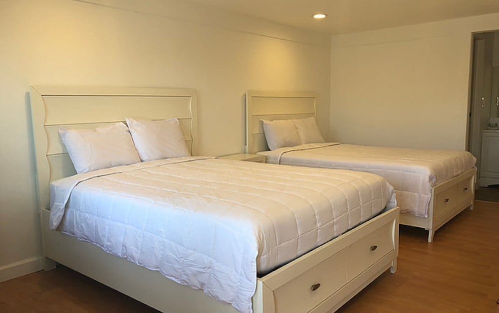 Spinnaker Inn of Naples - photo 14