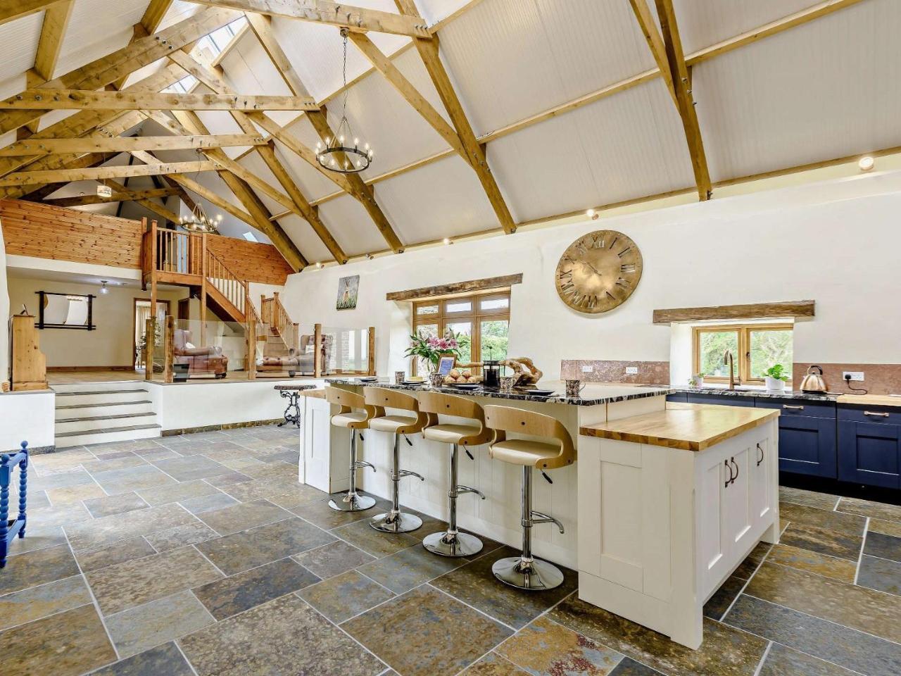 6 Bed in Torrington oc 81519 — hotel in Great Torrington