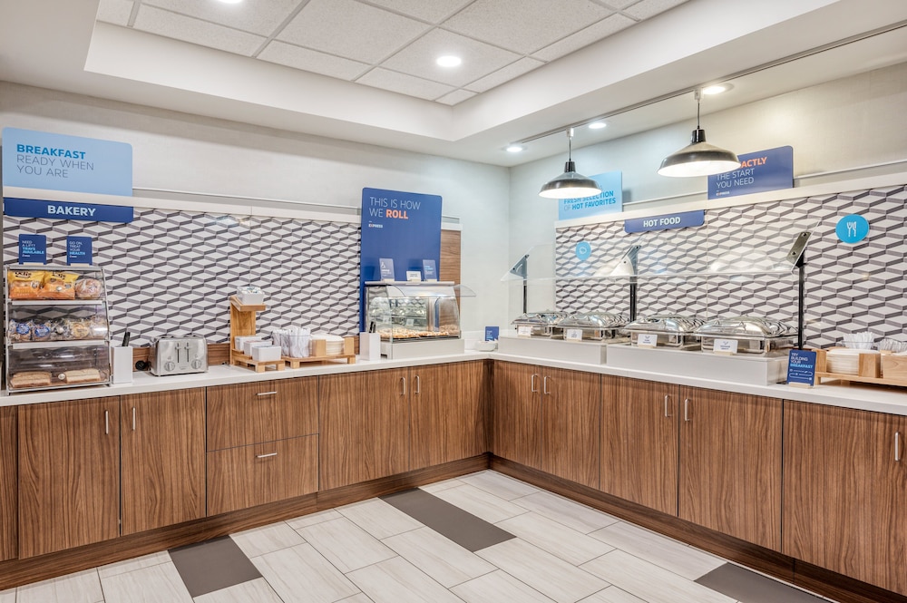 Holiday Inn Express & Suites Vandalia by IHG - photo 42