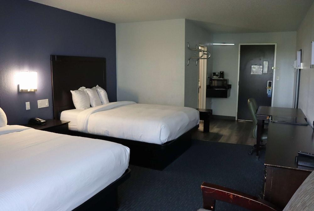 Travelodge by Wyndham Milwaukee - photo 28