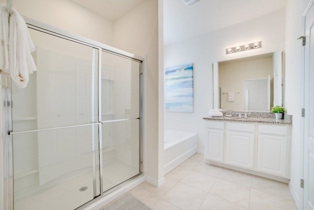 Amazing 5 Bedroom Solterra New Resort Home 5 Villa by RedAwning Davenport - photo 24