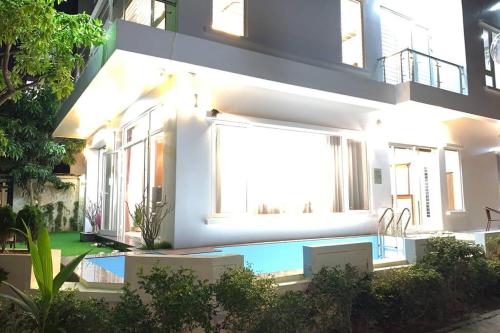 Bom Homes The Villas Luxury Flc Sầm Sơn — 4-Star Luxury Hotel in Thanh Hoa, Vietnam