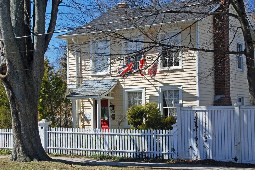 Apple Tree Historic B&B — St. Catharines — photo 2