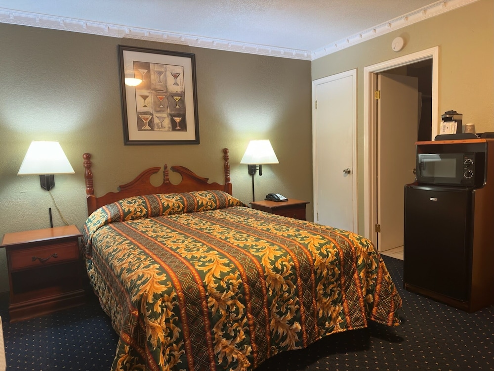 Western Village Inn - photo 5