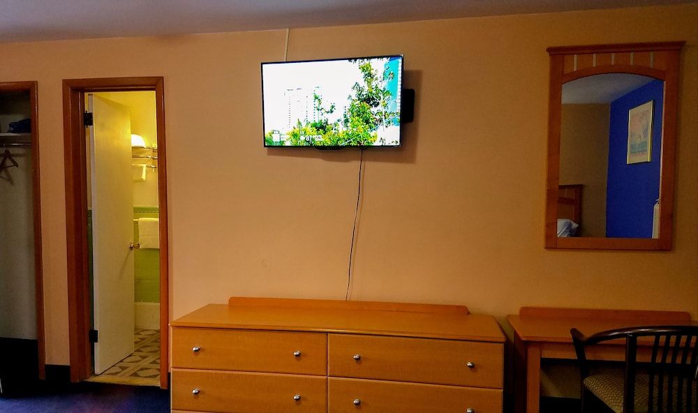 The Dunkirk Motel - photo 11