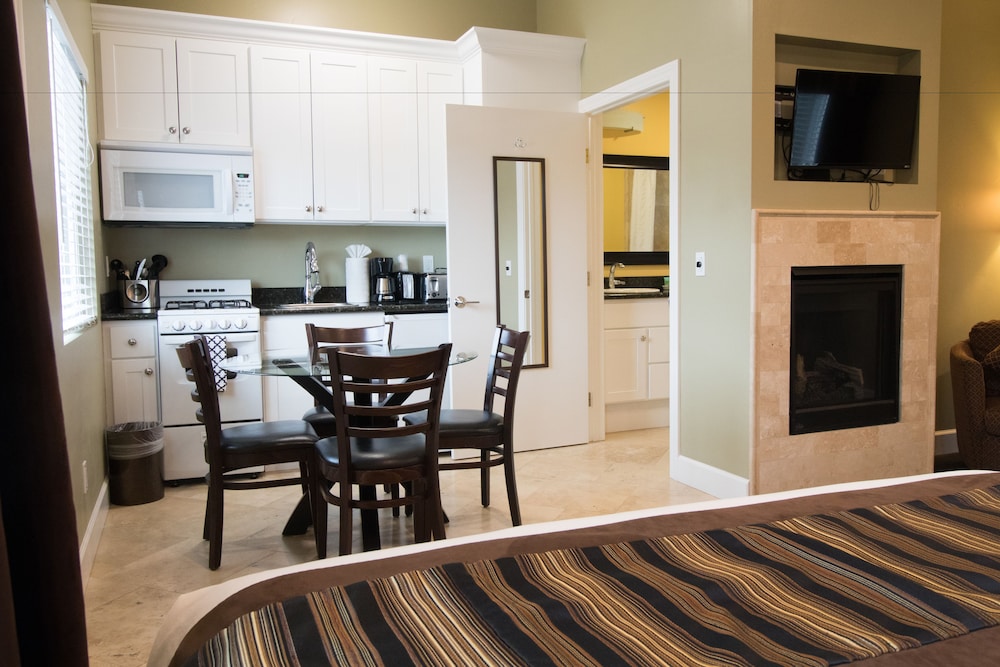 Monterey Peninsula Inn - photo 16
