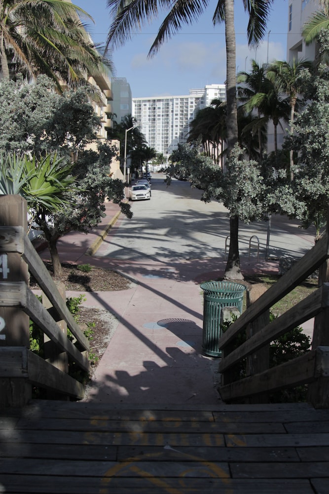 Ocean Spray Hotel - photo 91