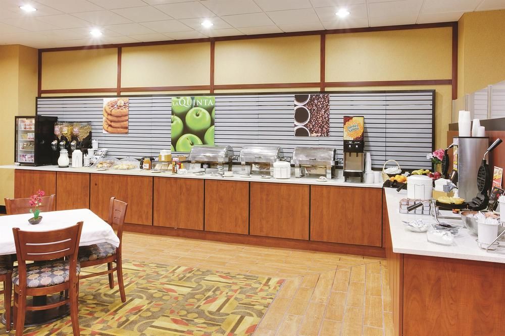 Holiday Inn Pittsburgh North - photo 20