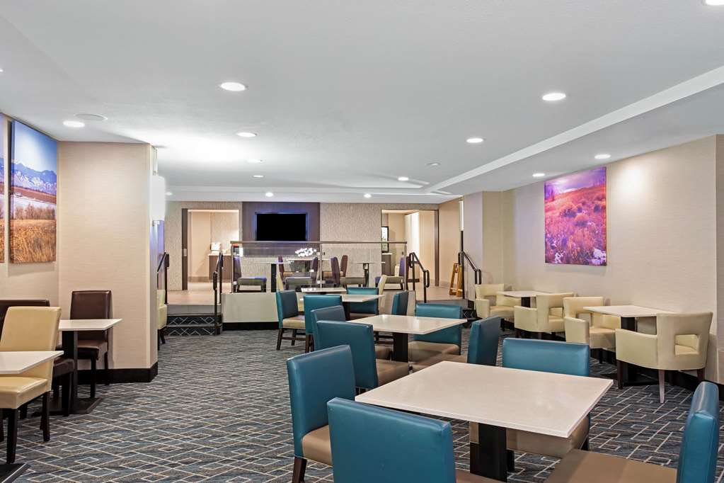 La Quinta Inn & Suites by Wyndham Denver Aurora Medical - photo 26