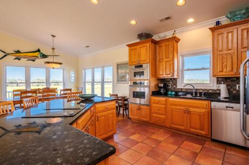 Coastal Living by Oak Island Accommodations - photo 50