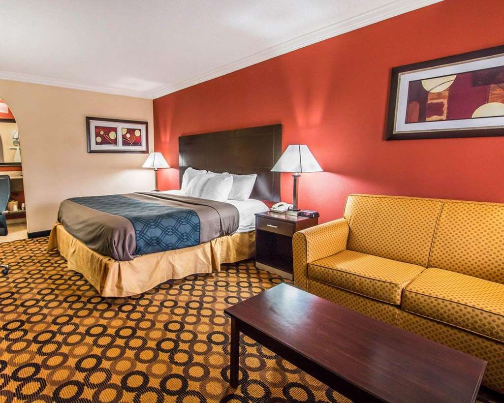 Econo Lodge Richmond Hill - photo 21