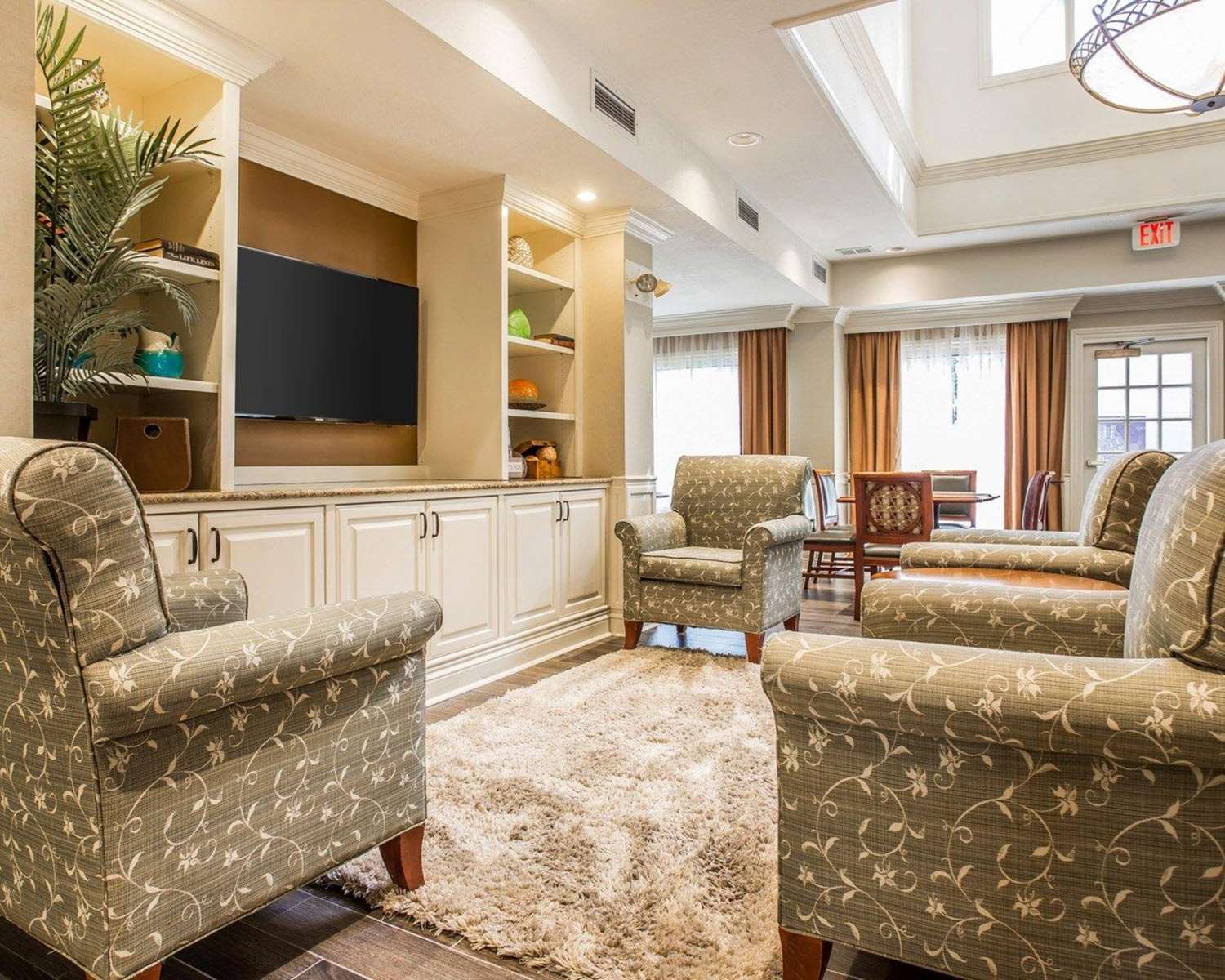 Quality Suites Buckhead Village - photo 12