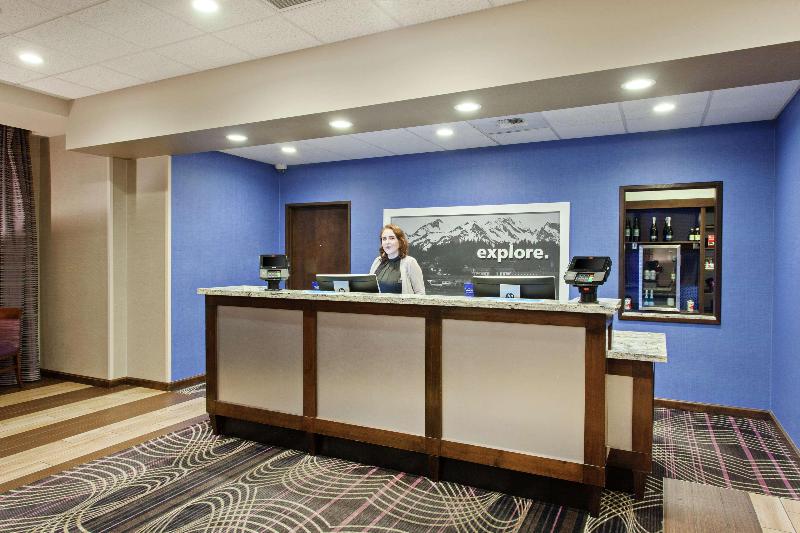 Hampton Inn Seattle Everett - photo 8
