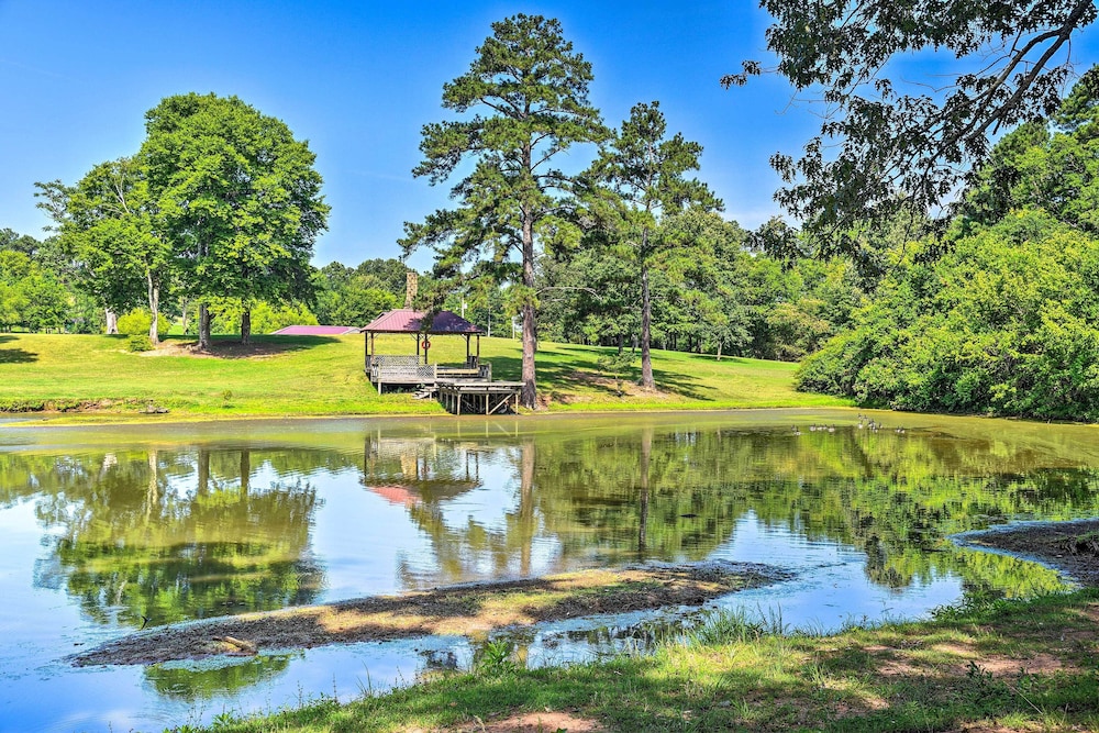 'golfer's Retreat': Guntersville Lake On site - featured photo