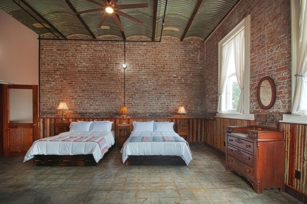 Inn at the Old Jail - photo 18