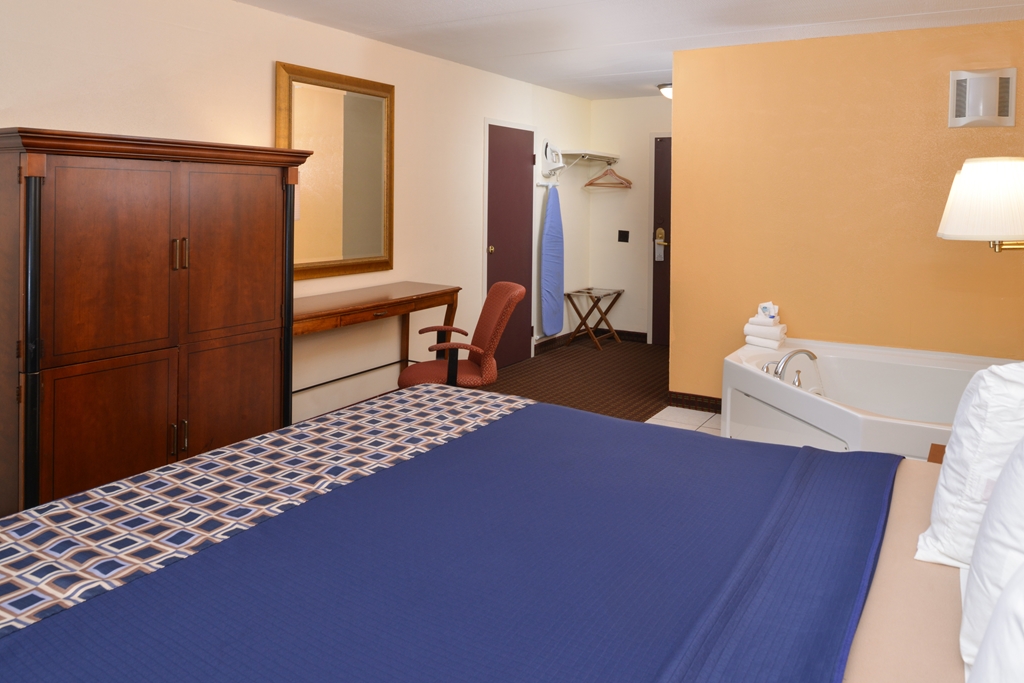 Americas Best Value Inn Geneva - photo 12