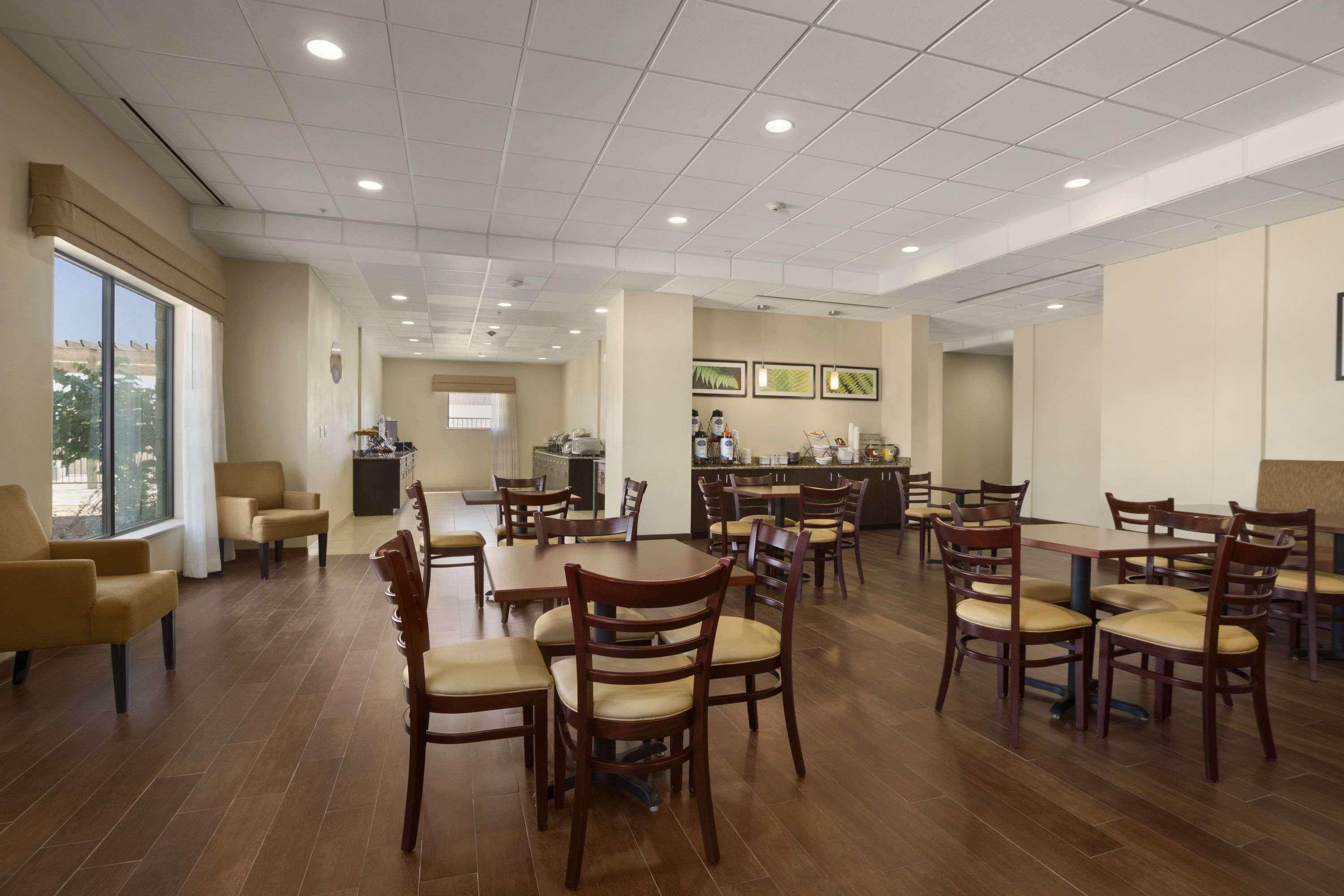 PetroStay Inn & Suites Cotulla - photo 10