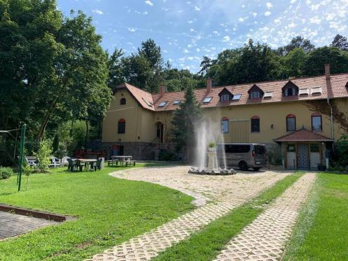 Manor House on the Danube Bend — 4-Star Luxury Hotel in Tahitotfalu, Hungary