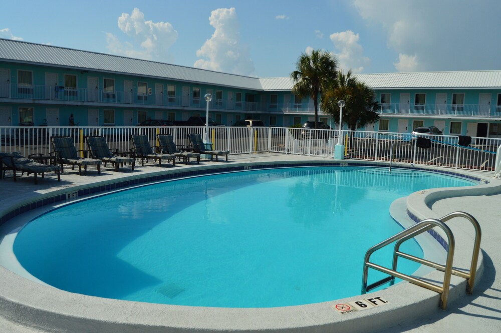 Destin Inn and Suites - photo 22