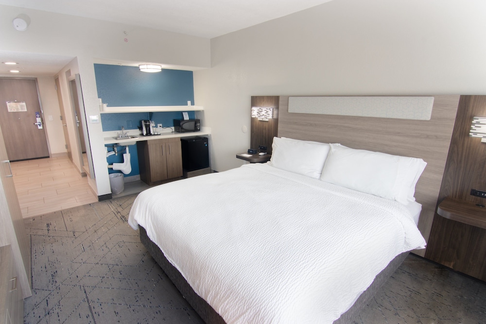 Holiday Inn Express & Suites Ft. Lauderdale Airport West by IHG - photo 9