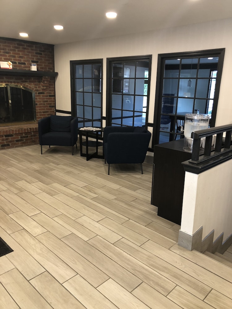 Travelodge by Wyndham Canton Livonia Area MI - photo 4