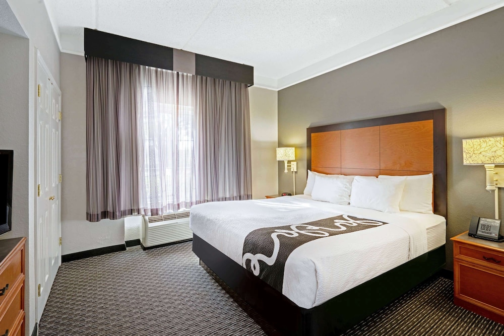 La Quinta Inn & Suites by Wyndham Houston West Park 10 - photo 13