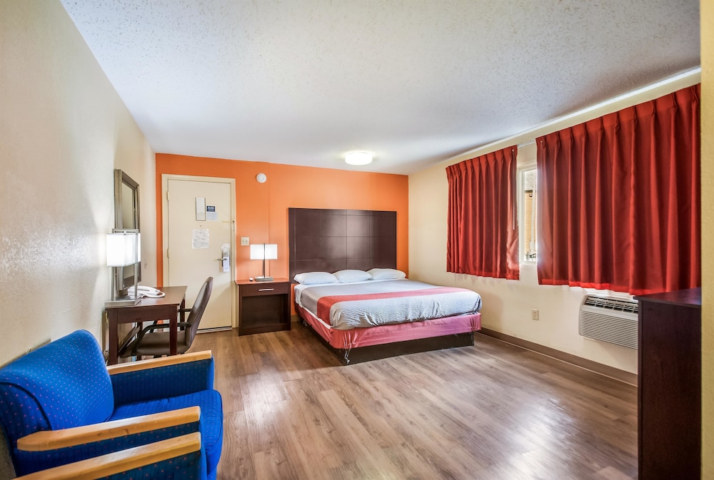 Motel6 Washington DC Convention Center - photo 14