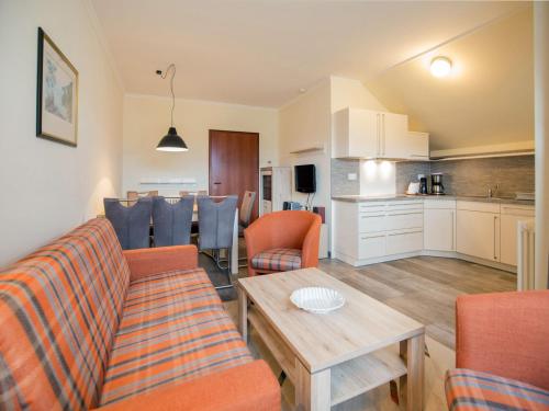 Dünenpark Binz Komfortplus Ferienwohnung mit 2 Schlafzimmern und Balkon im Dachgeschoss 032 — 4-Star Luxury Hotel in Ostseebad Binz, Germany