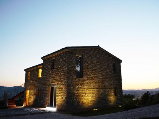 Tenuta Silente — 4-Star Luxury Hotel in Poggio San Marcello, Italy