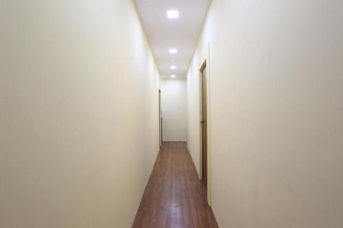 Hotel Crown Near Nesco Center Oberoi Mall Goregaon East