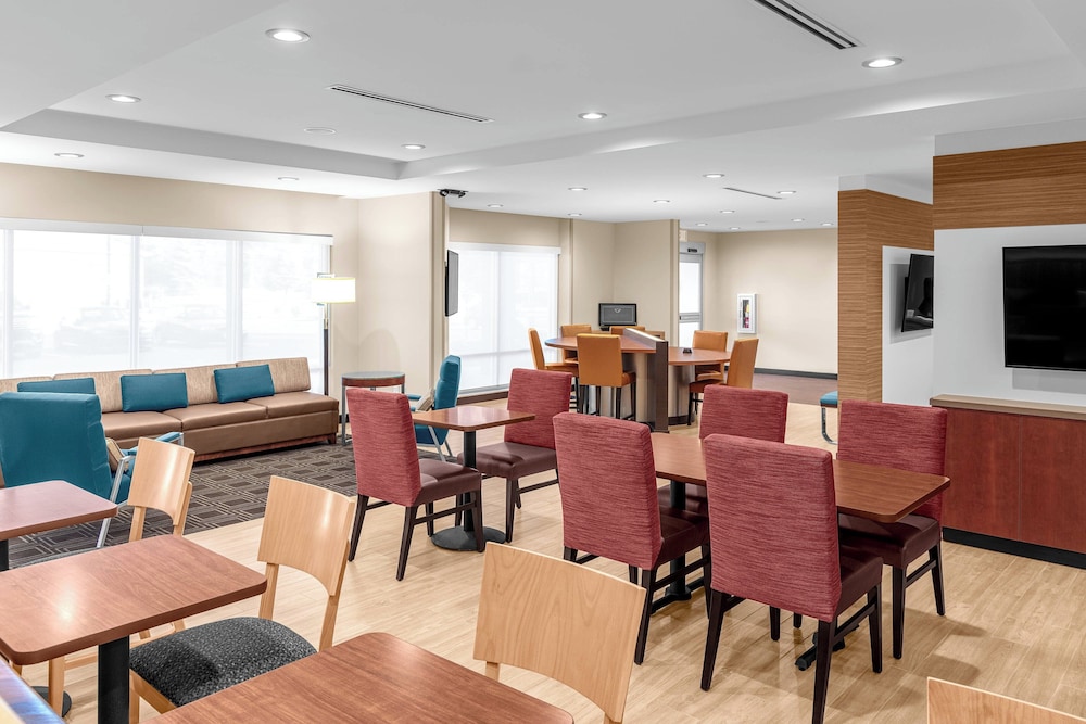 TownePlace Suites by Marriott Cincinnati Fairfield - photo 25