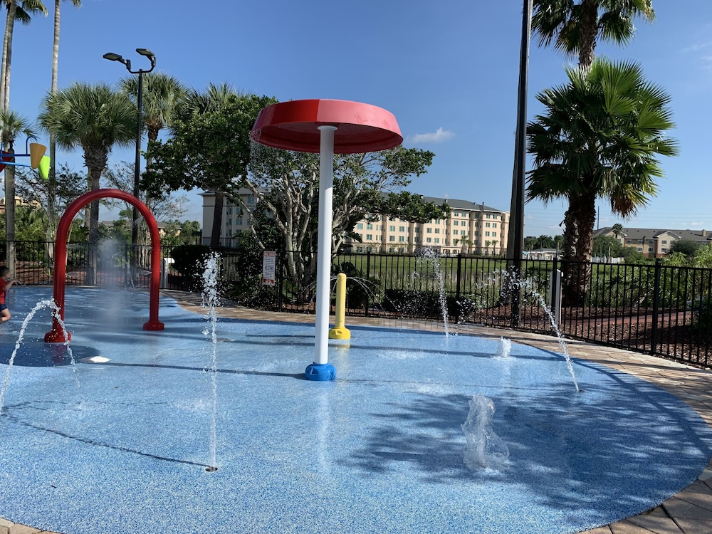 DoubleTree by Hilton at the Entrance to Universal Orlando - photo 40