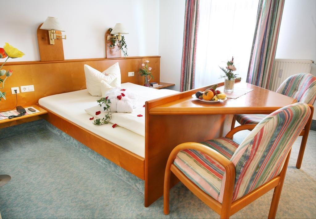 Hotel Zum weißen Rössel — hotel in Walldorf