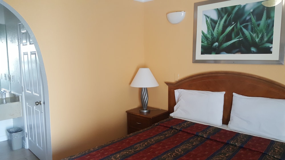 Flamingo Inn Long Beach - photo 13