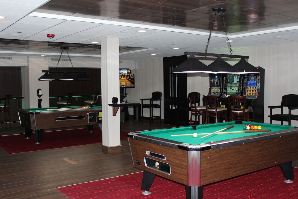 Holiday Inn Des Moines Airport Conf Center by IHG - photo 38