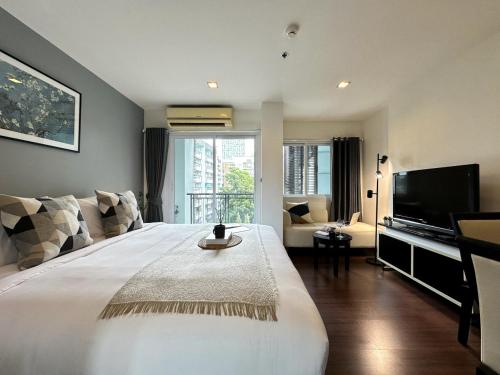 Modern Cityscape1BR Ultra Fast WiFi BTS On nut — 4-Star Luxury Hotel in Bangkok, Thailand