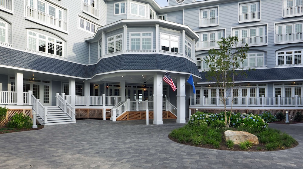 Madison Beach Hotel - photo 101