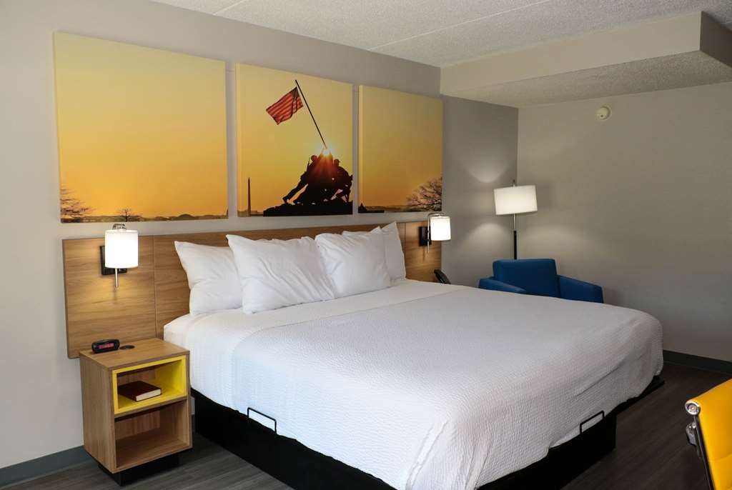 Days Inn by Wyndham Farmville - photo 10