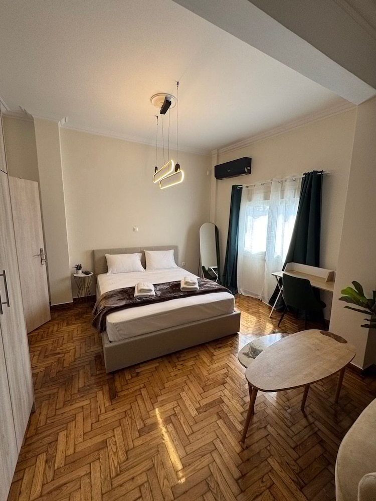 Athenian Stay Chara s 2 Apartment — 4-Star Luxury Hotel in Khalandrion, Greece