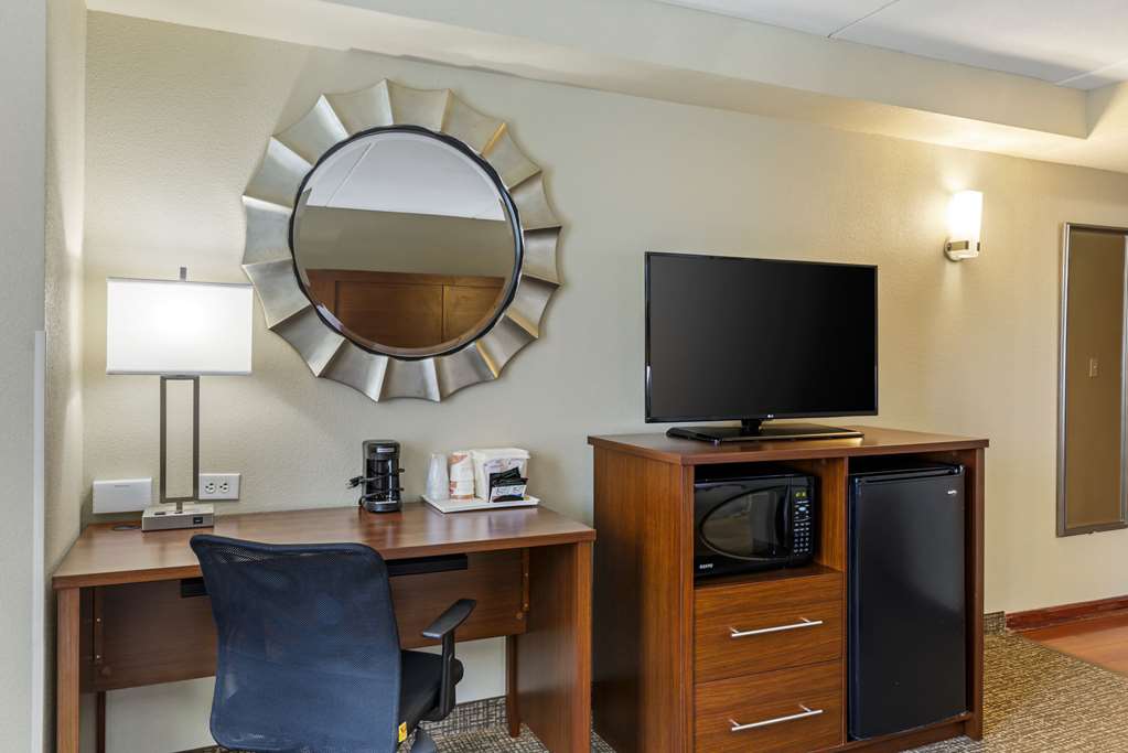 Comfort Suites At Virginia Center Commons - photo 32