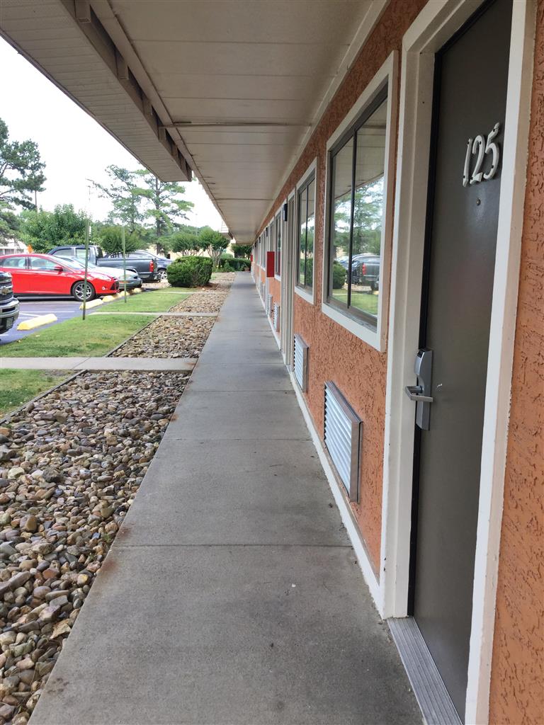 Americas Best Value Inn & Suites Little Rock at Scott Hamilton Dr - photo 8