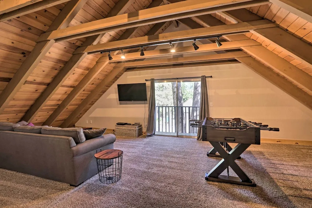 South Lake Tahoe Cabin 7 Mi to Ski Resort - featured photo